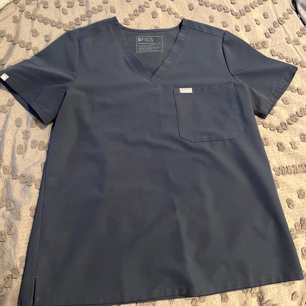 FIGS Catarina Scrub Top